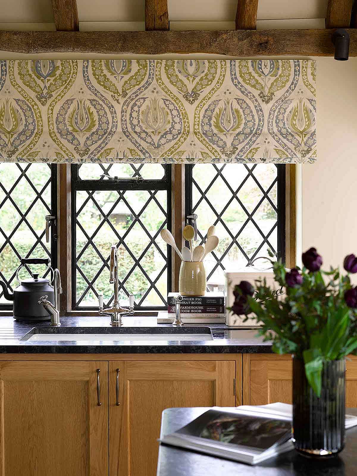 Lined Roman blind